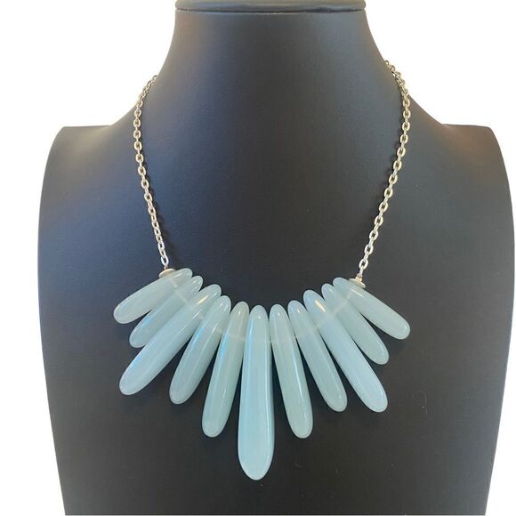 T Thari Bluish Gray Cascading Acrylic Statement Necklace. - Picture 1 of 5